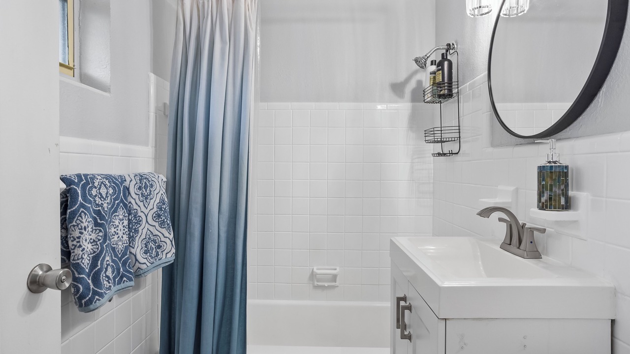 Photo of Bathroom in South Peninsula Historic District