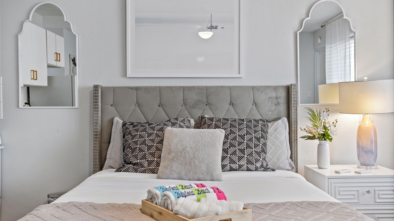 Photo of Bedroom in South Peninsula Historic District