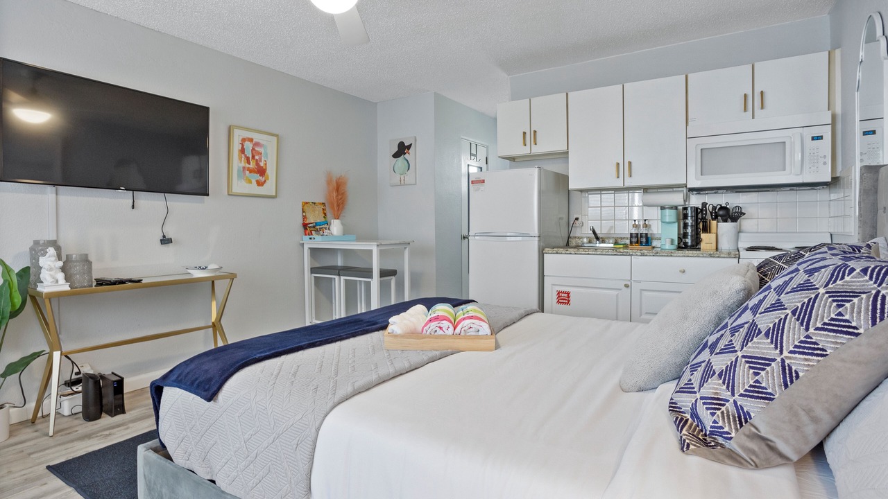 Photo of Bedroom in South Peninsula Historic District