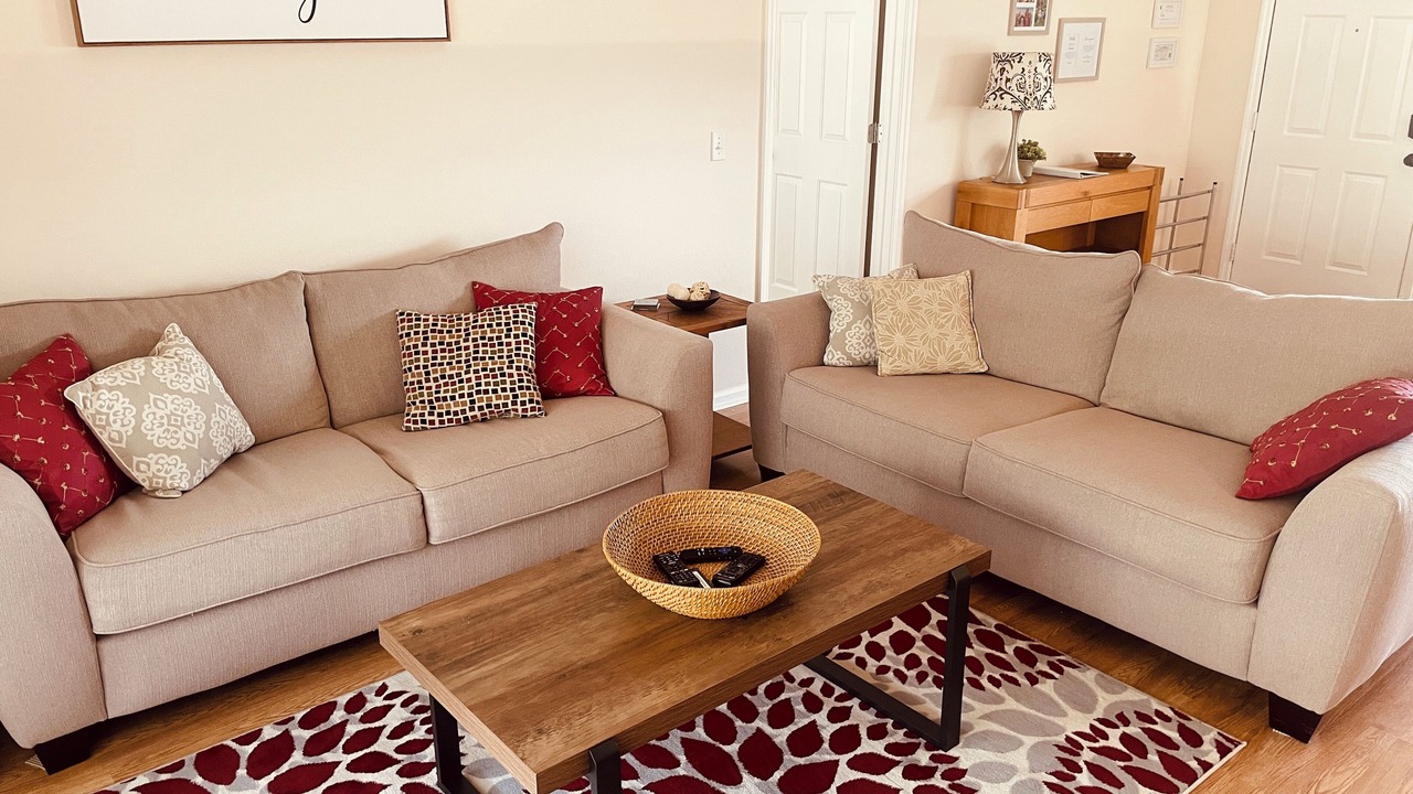 Photo of Livingroom in Crescent Lakes