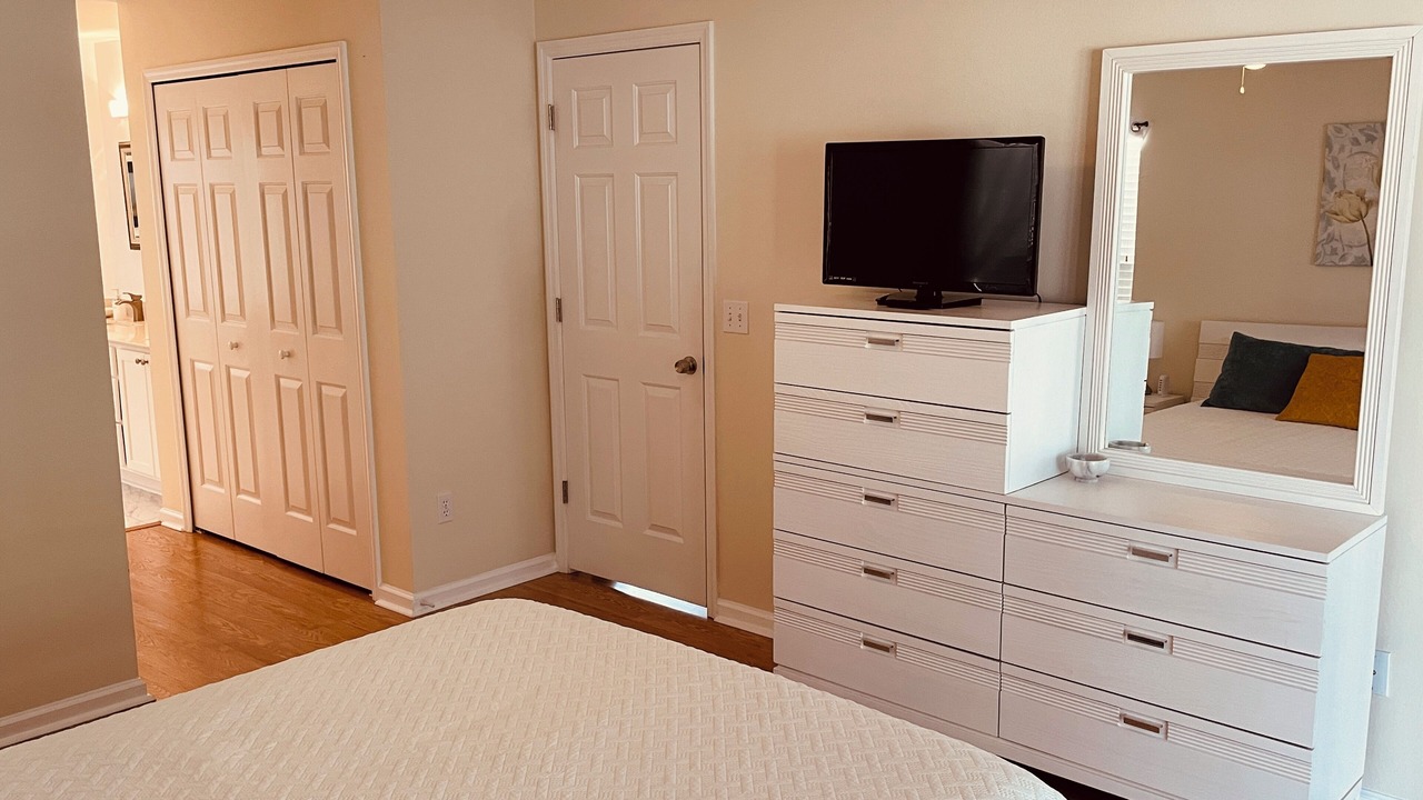 Photo of Bedroom in Crescent Lakes