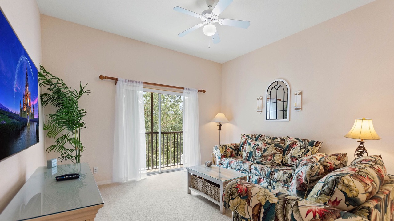 Photo of Livingroom in Bahama Bay
