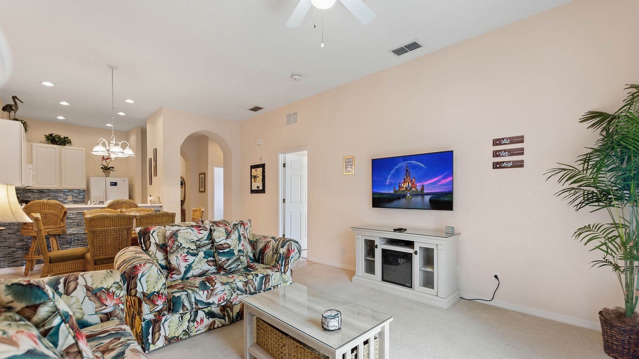 Photo of Livingroom in Bahama Bay