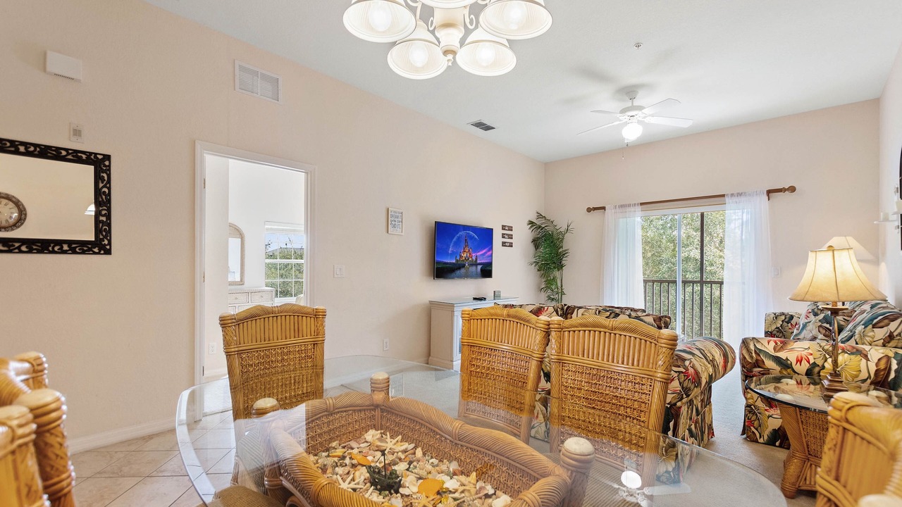 Photo of Livingroom in Bahama Bay