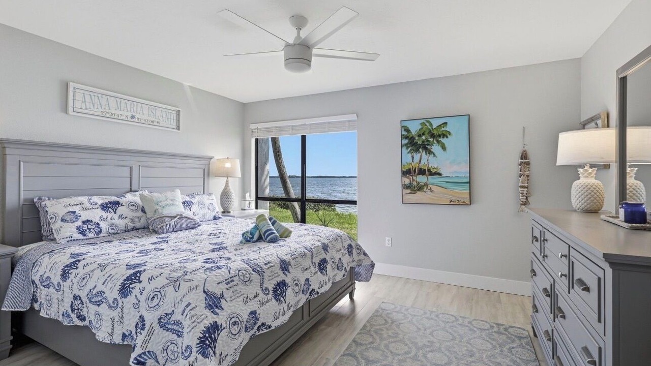 Photo of Bedroom in Bradenton Beach