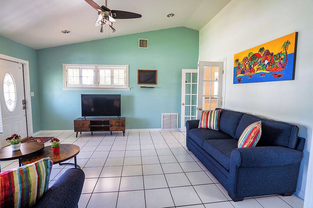 Photo of Livingroom in North Andrews Gardens