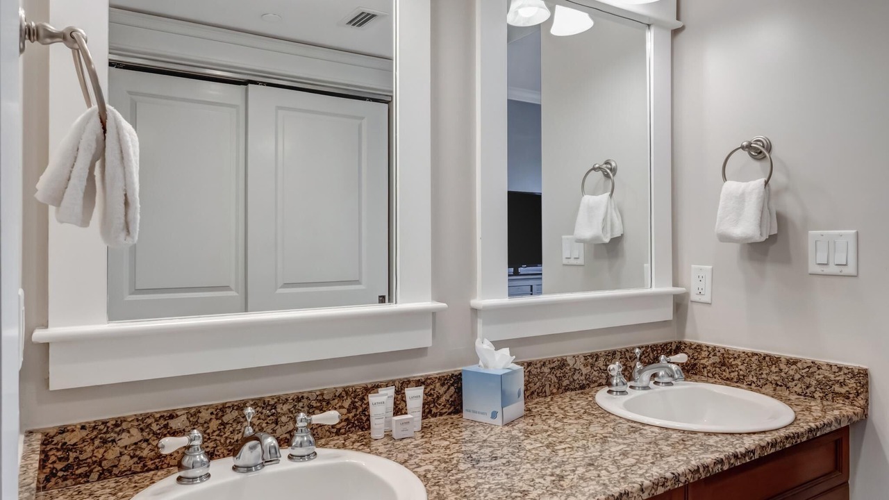 Photo of Bathroom in Baytowne Wharf