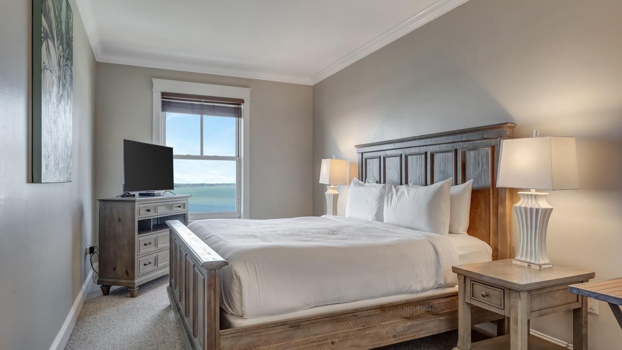 Photo of Bedroom in Baytowne Wharf
