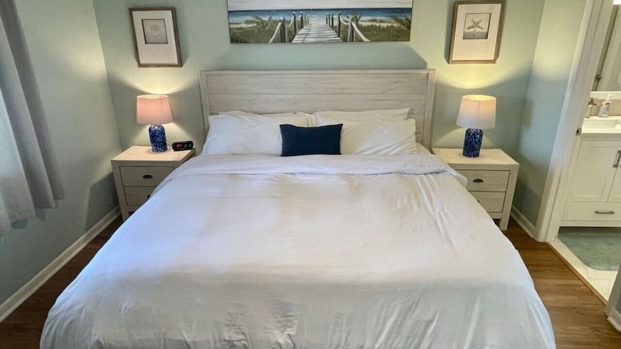 Photo of Bedroom in Jupiter Bay