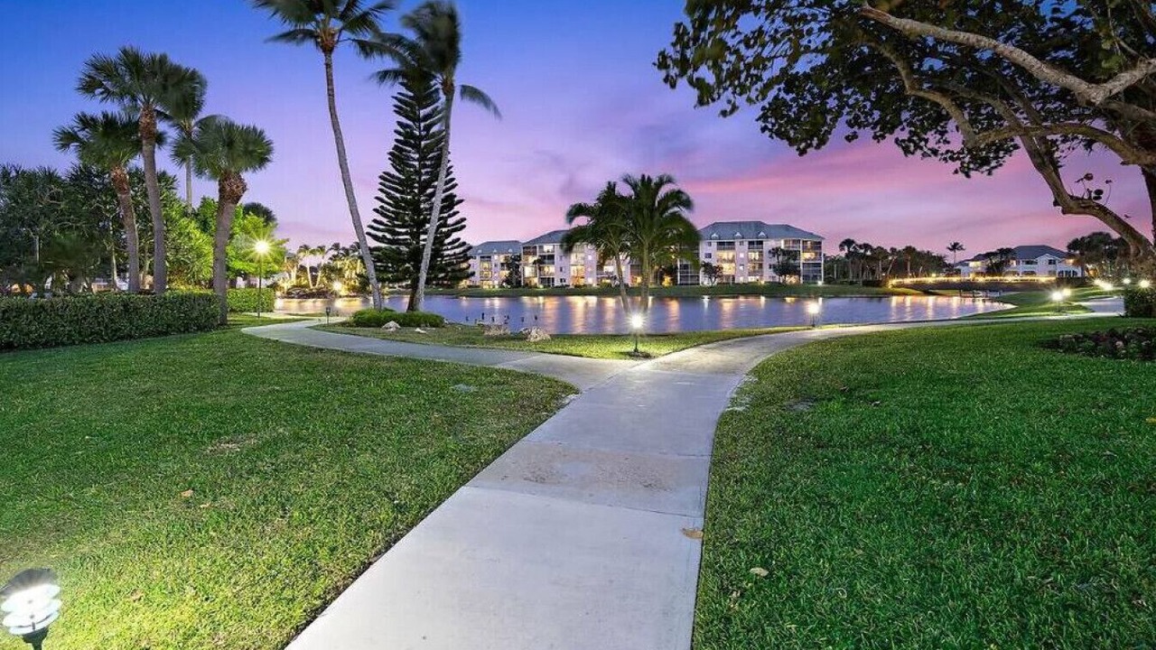 Photo of Outdoor in Jupiter Bay