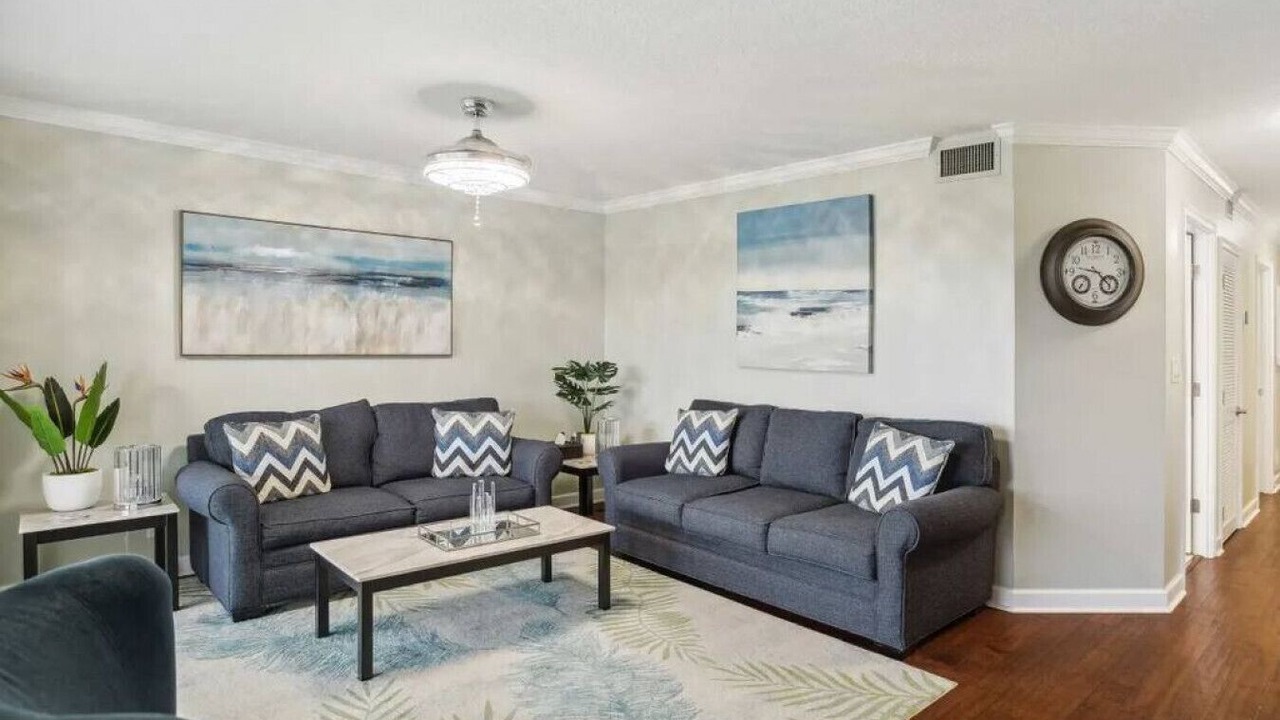 Photo of Livingroom in Jupiter Bay