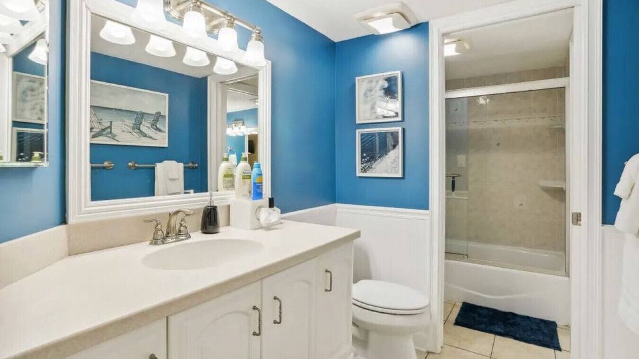 Photo of Bathroom in Jupiter Bay