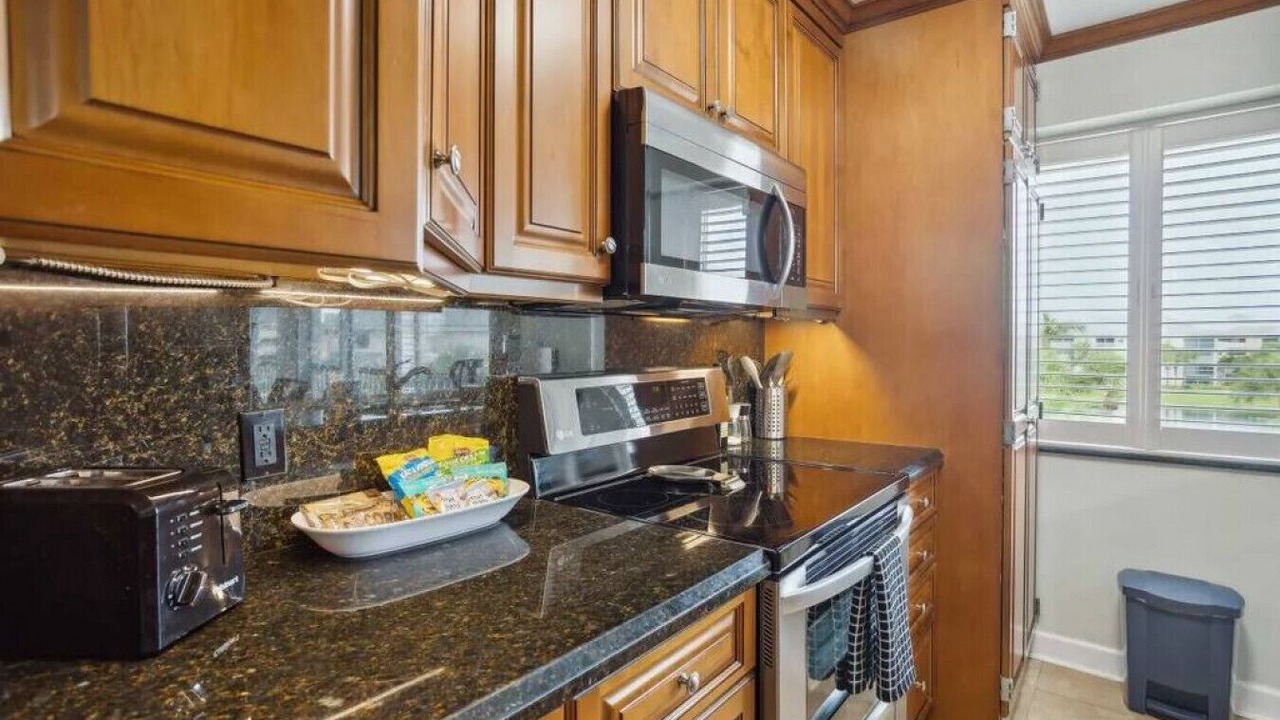 Photo of Kitchen in Jupiter Bay