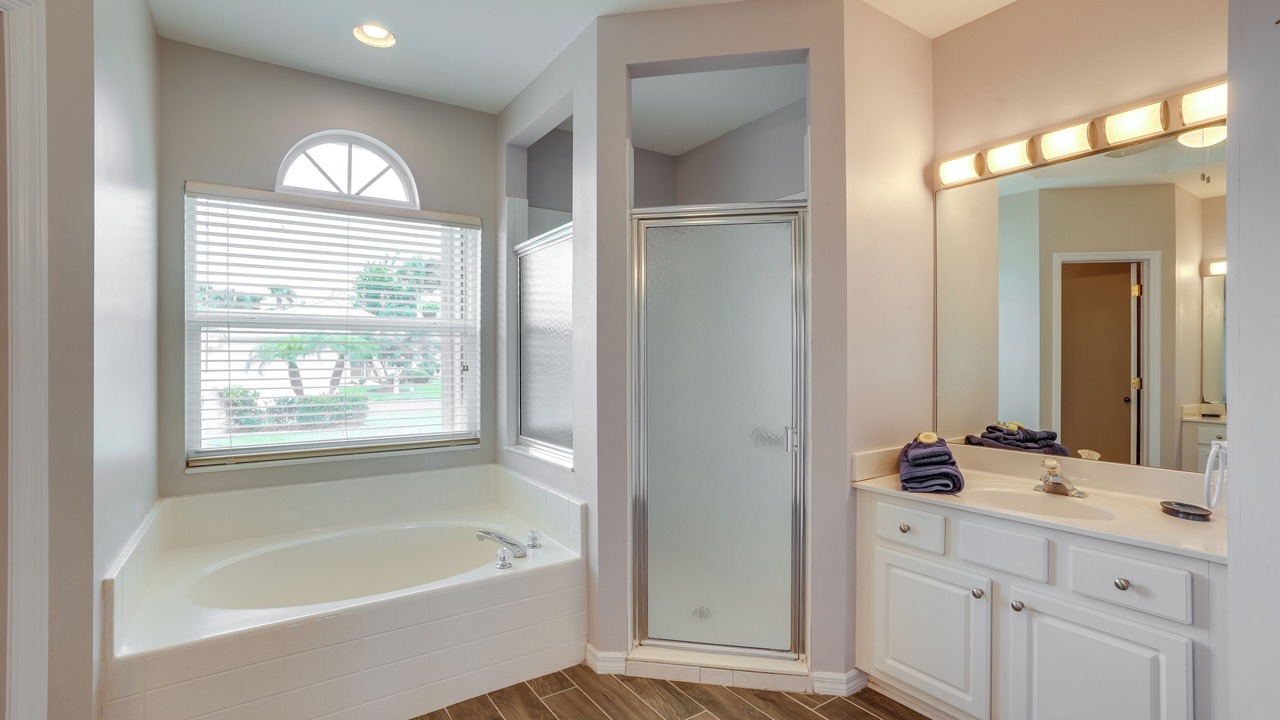 Photo of Bathroom in Beachwalk Isles