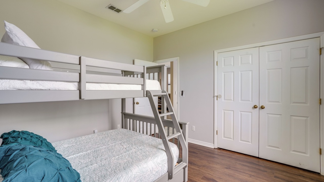 Photo of Bedroom in Beachwalk Isles