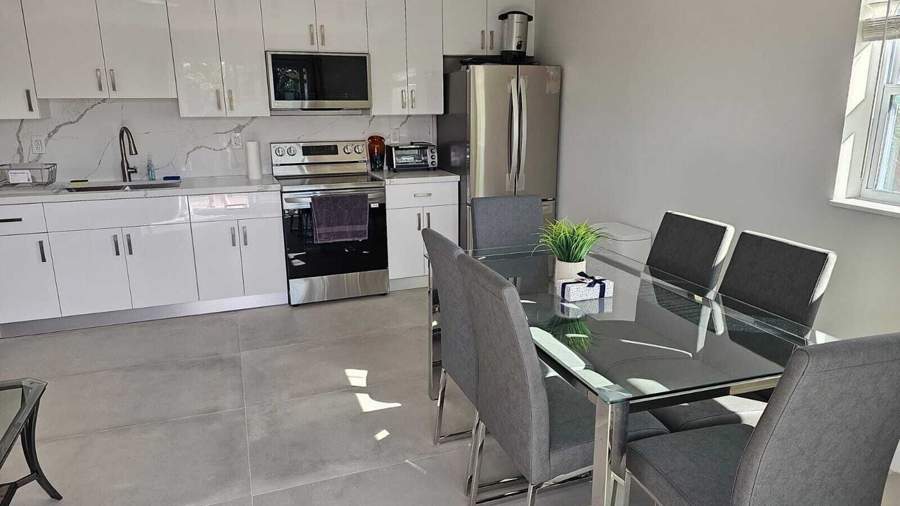 Photo of Kitchen in Mid Beach