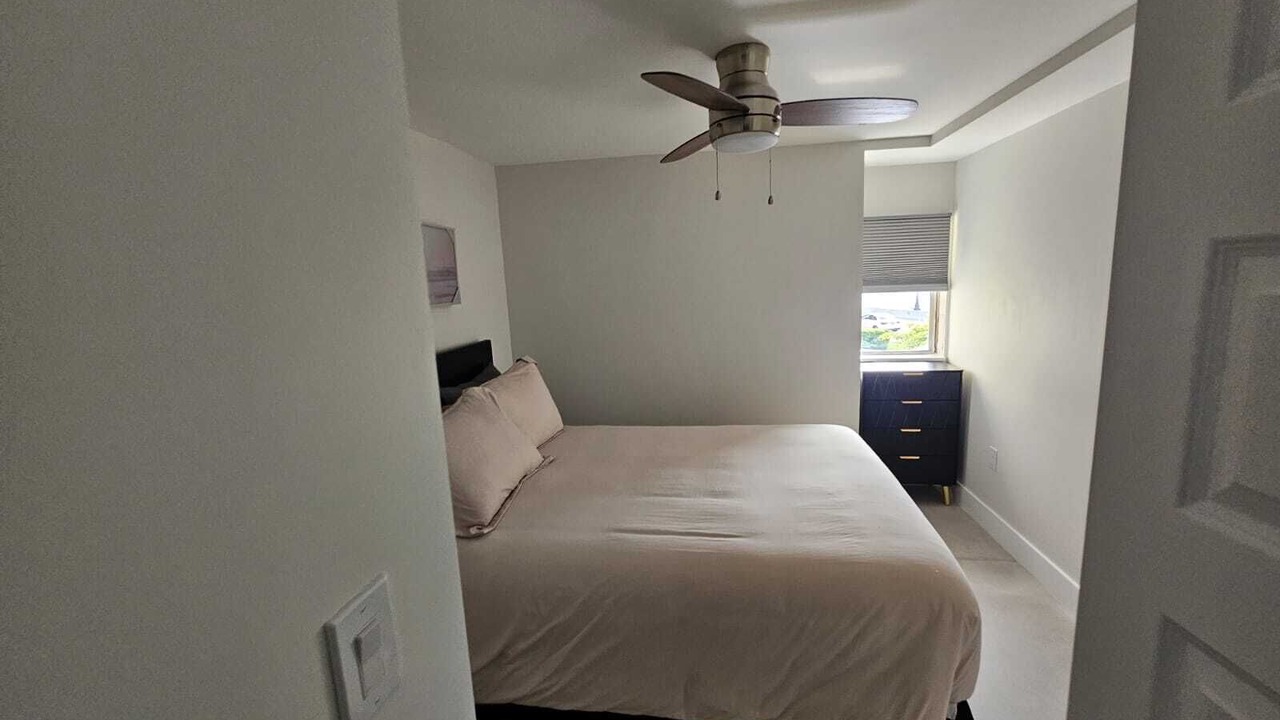 Photo of Bedroom in Mid Beach