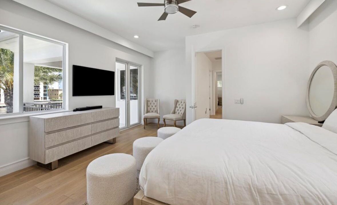 Photo of Bedroom in South Lake