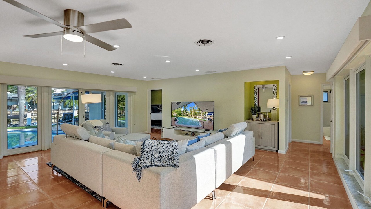 Photo of Livingroom in Coral Ridge Isles