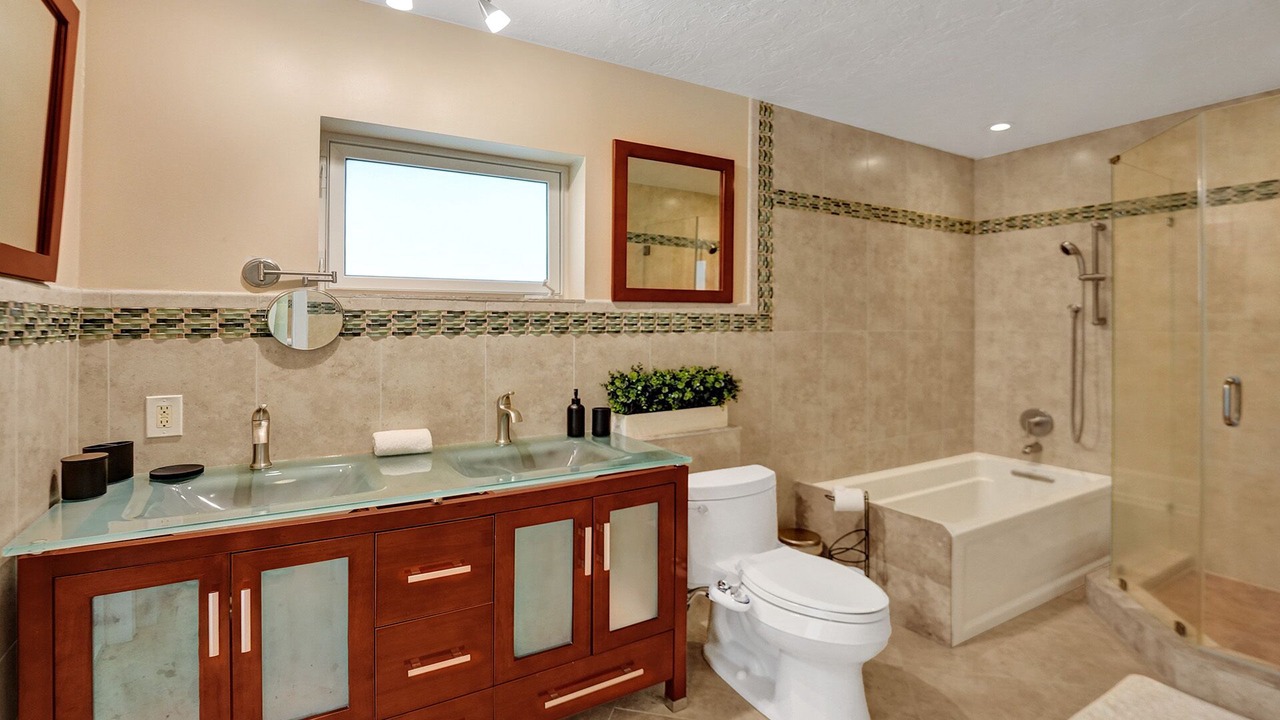 Photo of Bathroom in Coral Ridge Isles