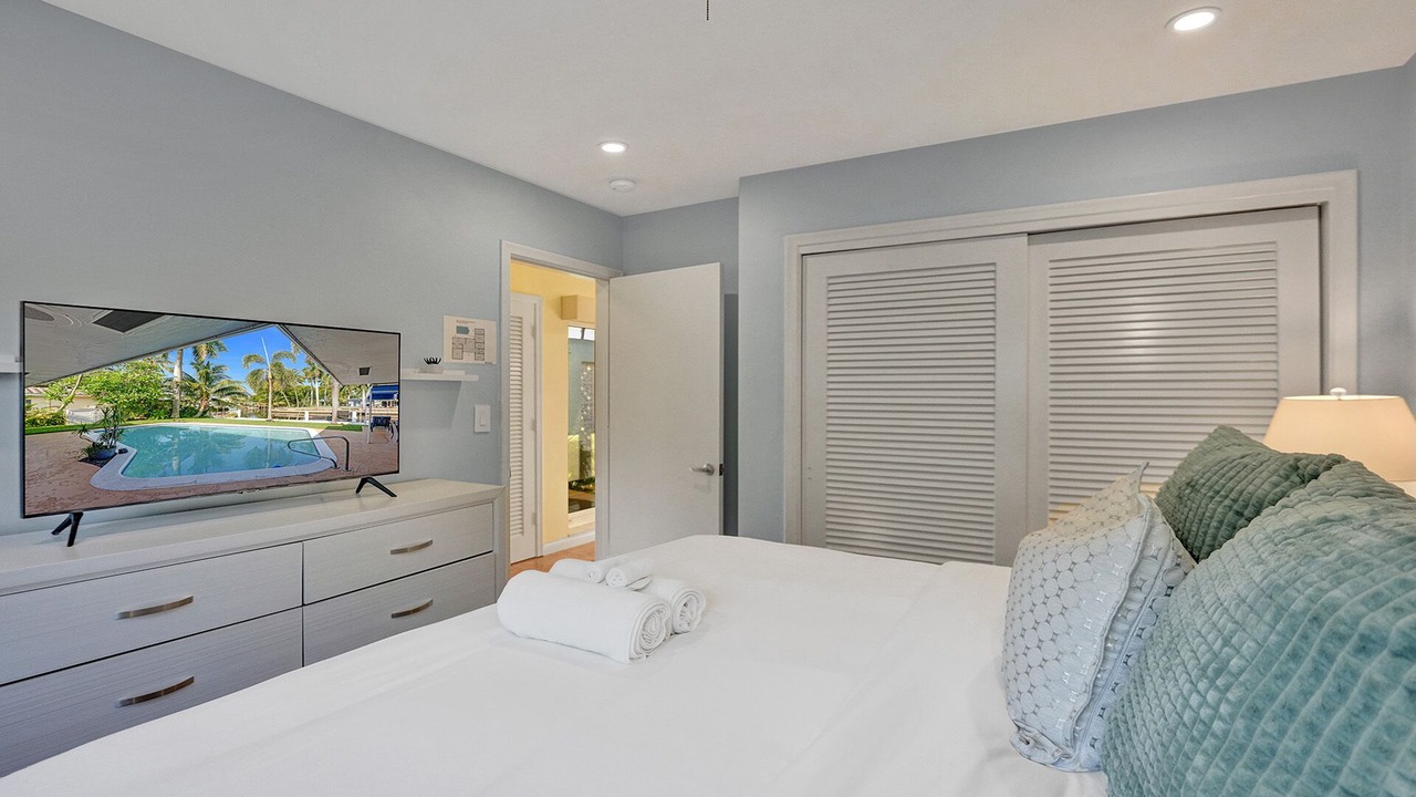 Photo of Bedroom in Coral Ridge Isles