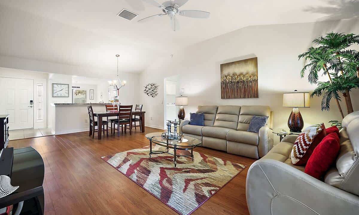 Photo of Livingroom in Fruitland Park