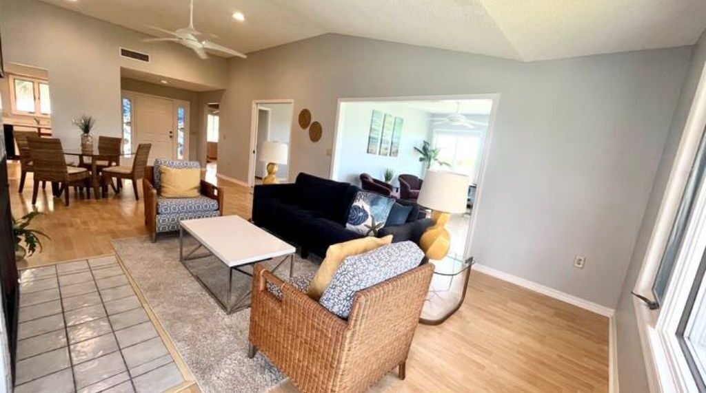 Photo of Livingroom in Tarpon Springs