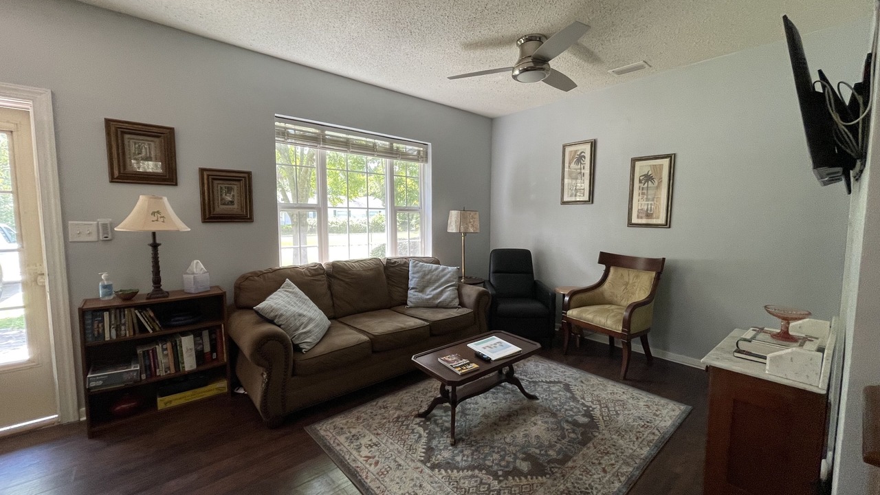 Photo of Livingroom in Lakeshore South
