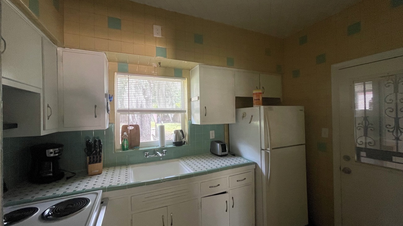 Photo of Kitchen in Lakeshore South