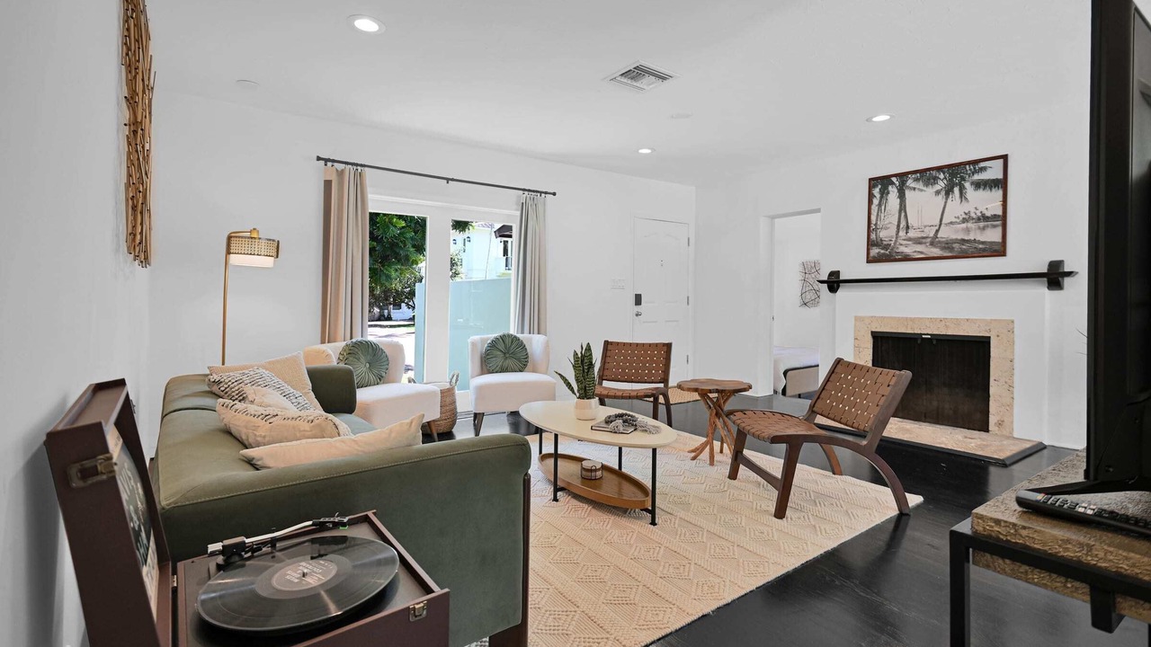 Photo of Livingroom in Southwest Coconut Grove