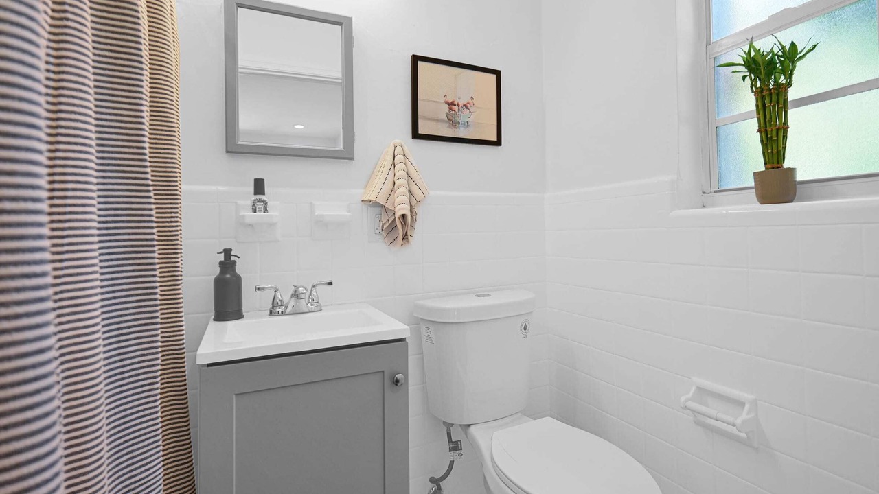 Photo of Bathroom in Southwest Coconut Grove
