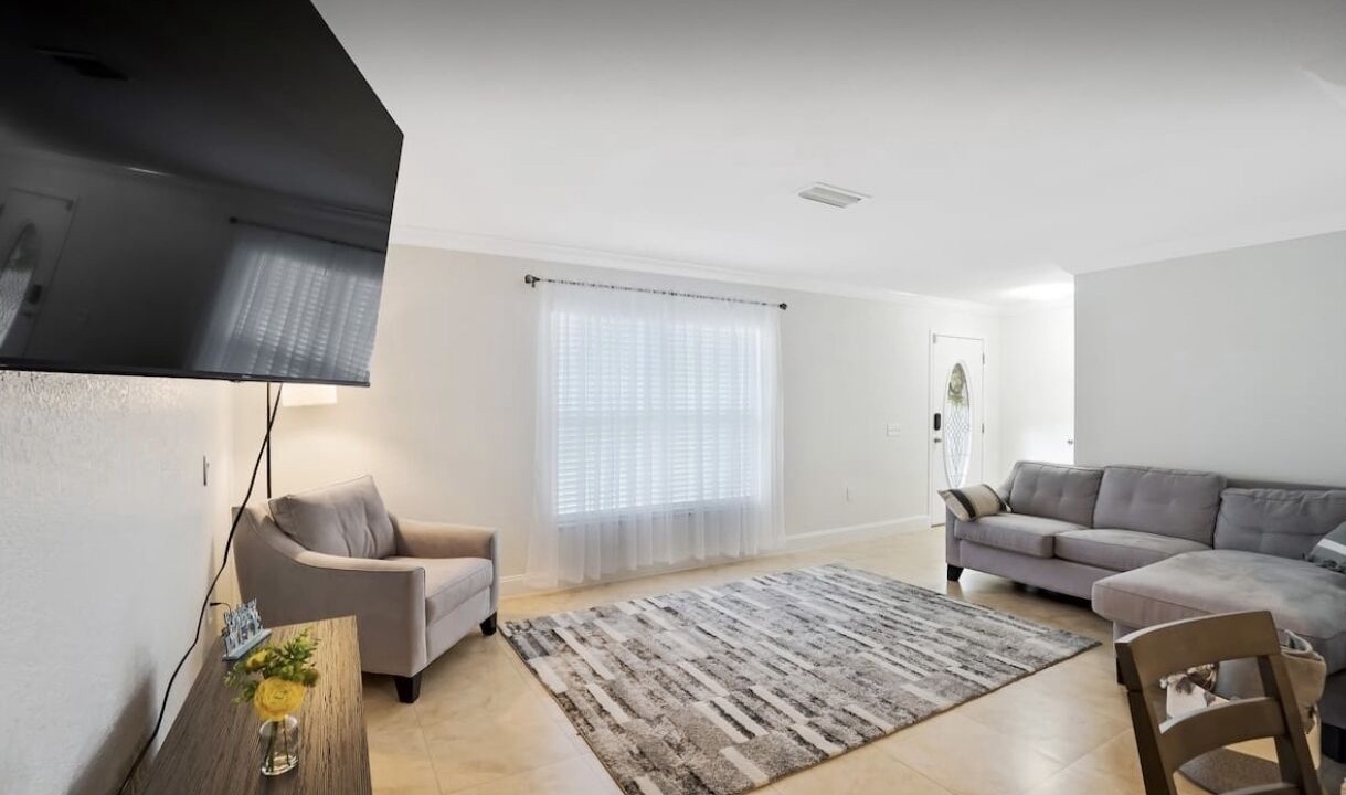 Photo of Livingroom in South Gate Ridge