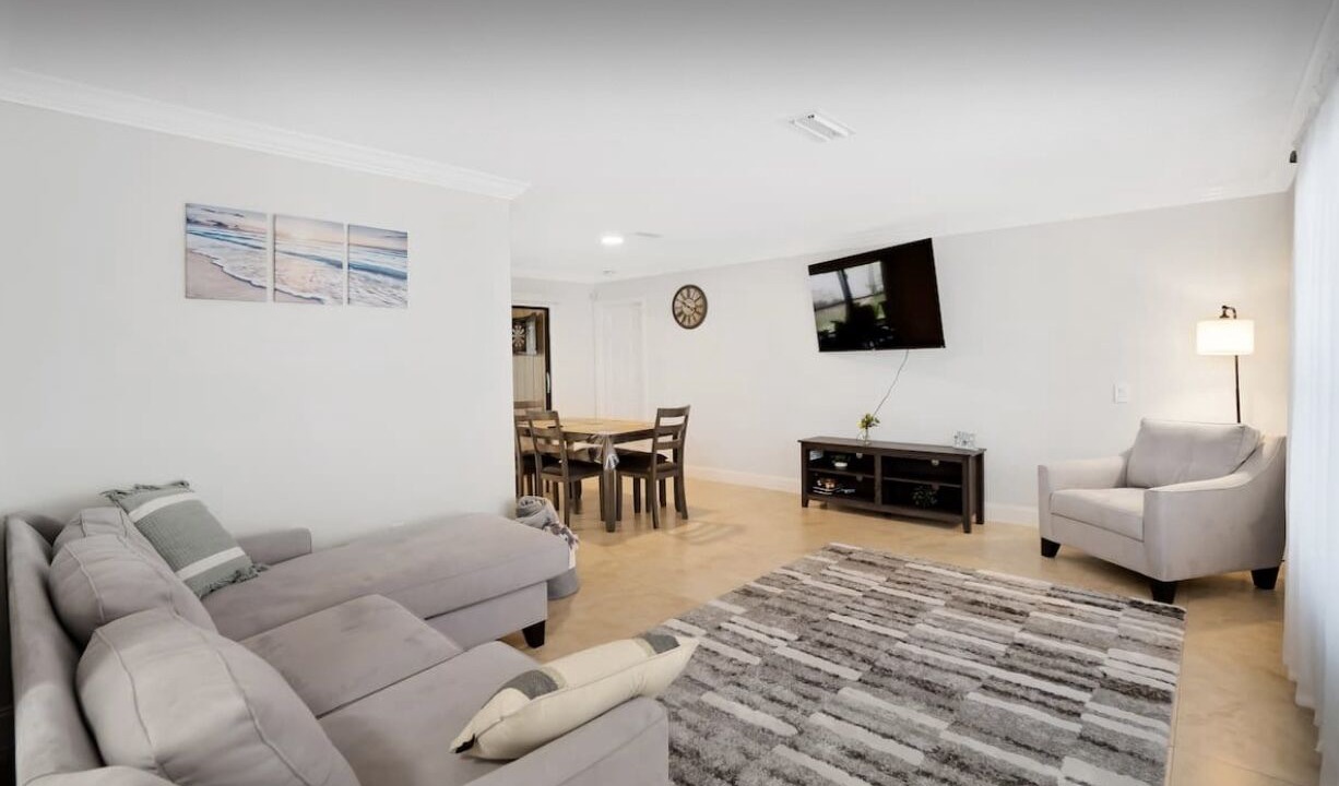 Photo of Livingroom in South Gate Ridge