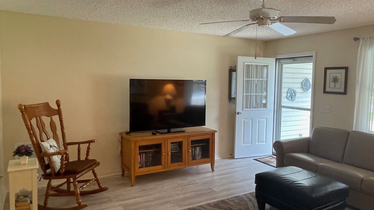 Photo of Livingroom in Silver Lake