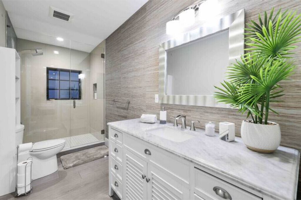 Photo of Bathroom in Colee Hammock