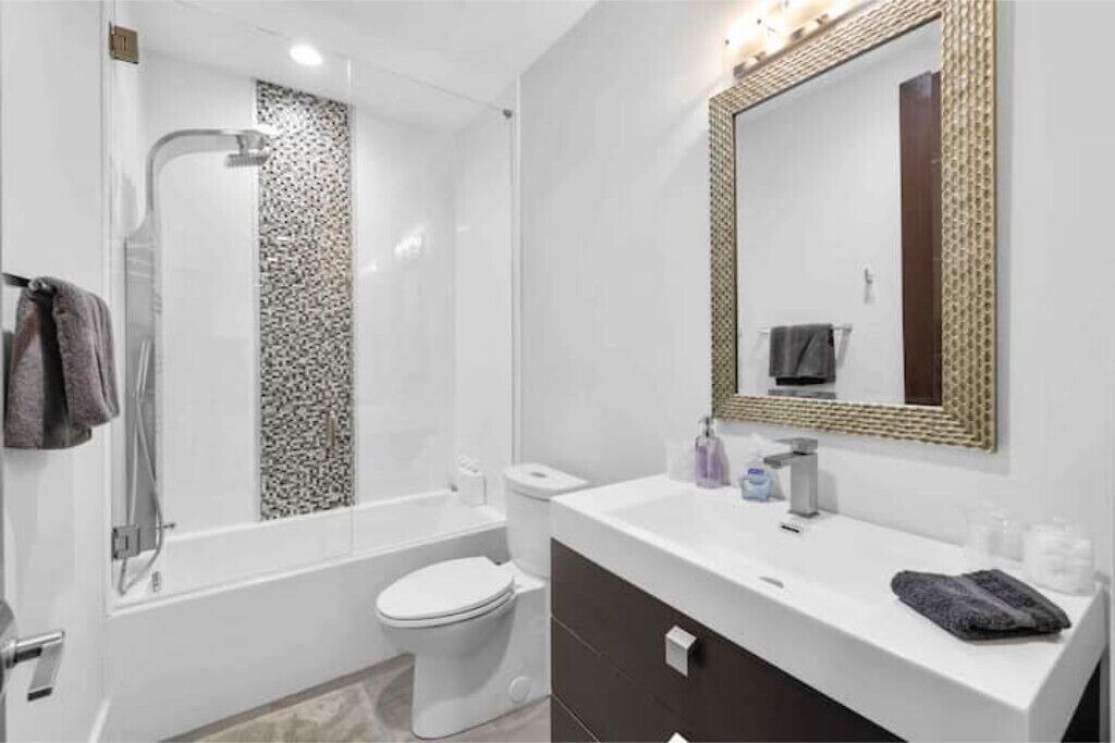 Photo of Bathroom in Colee Hammock