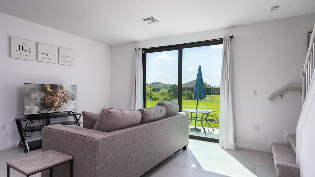 Photo of Livingroom in River Hall