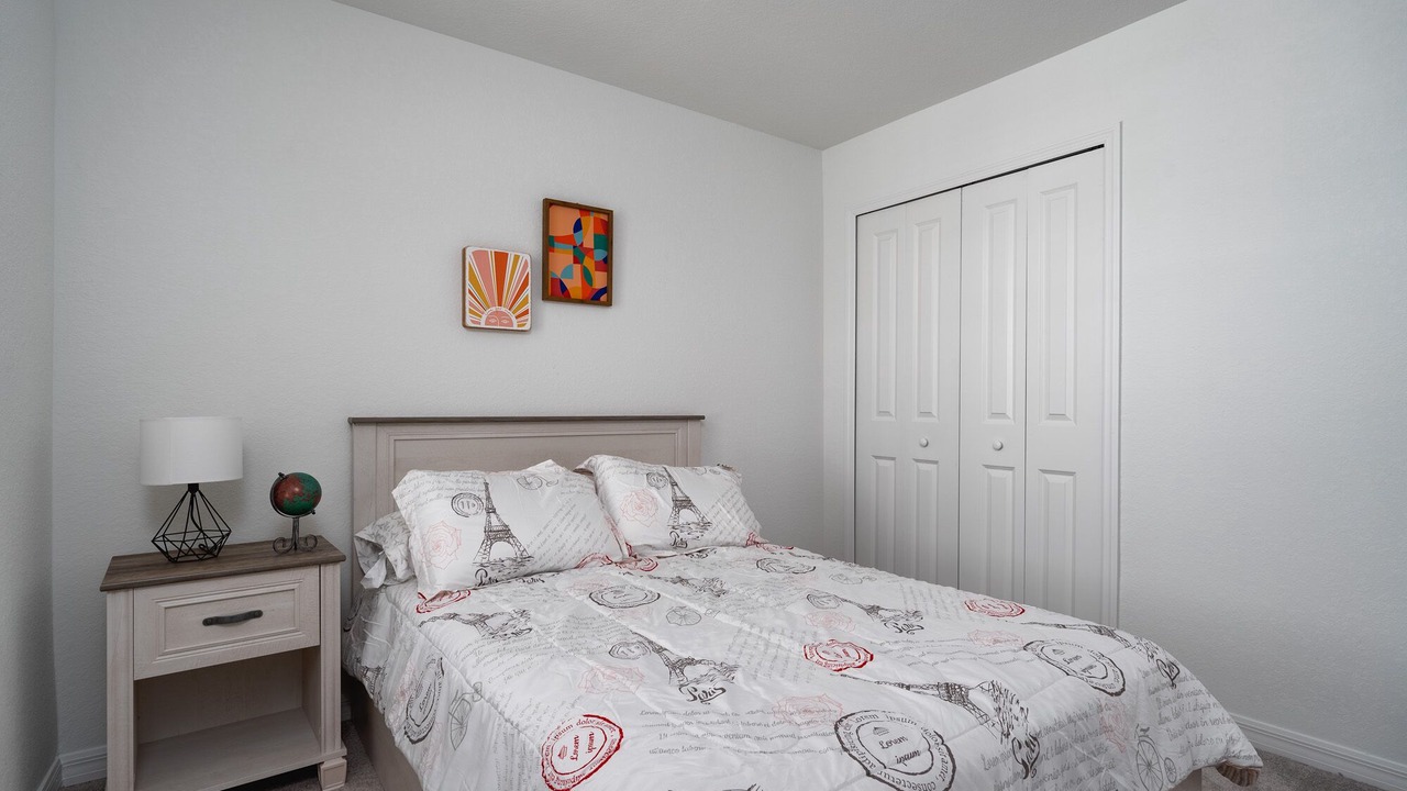 Photo of Bedroom in River Hall