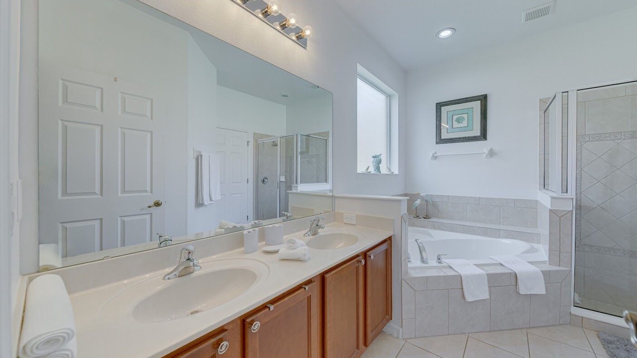 Photo of Bathroom in Veranda Palms