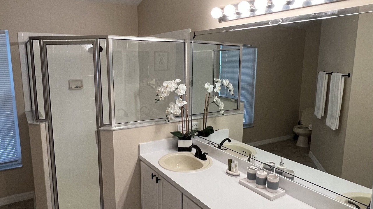 Photo of Bathroom in Crescent Lakes