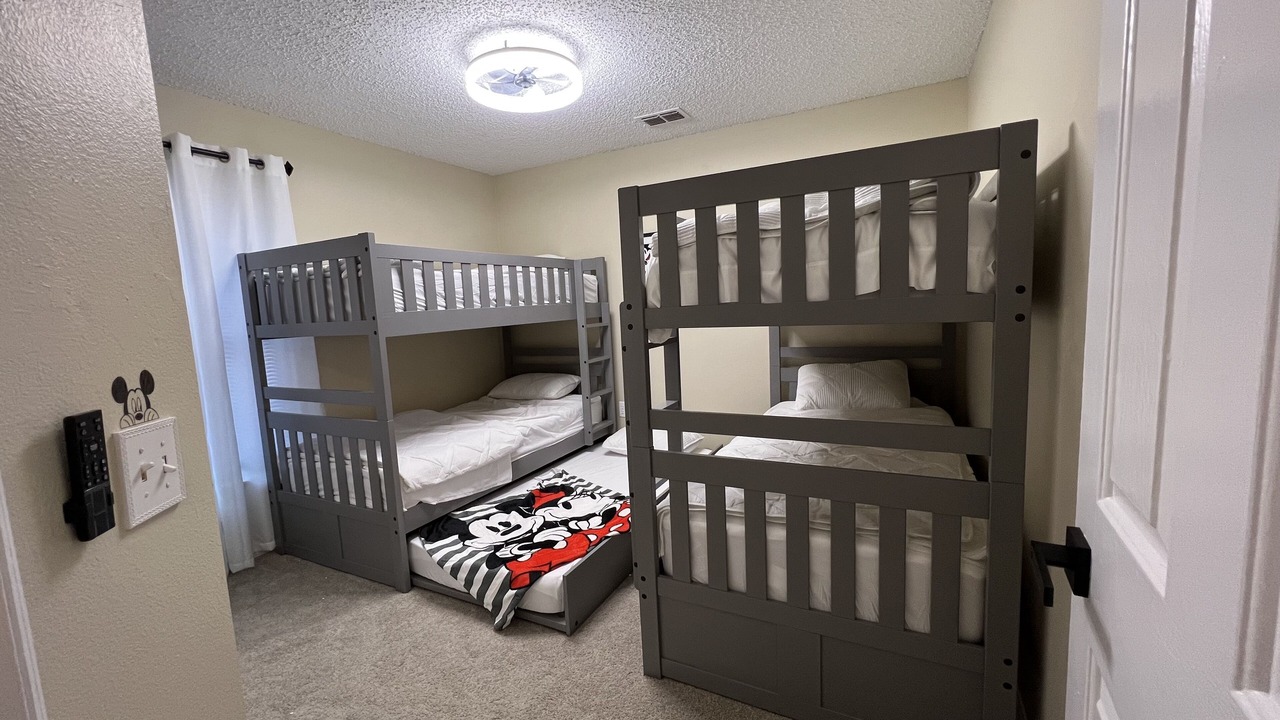 Photo of Bedroom in Crescent Lakes