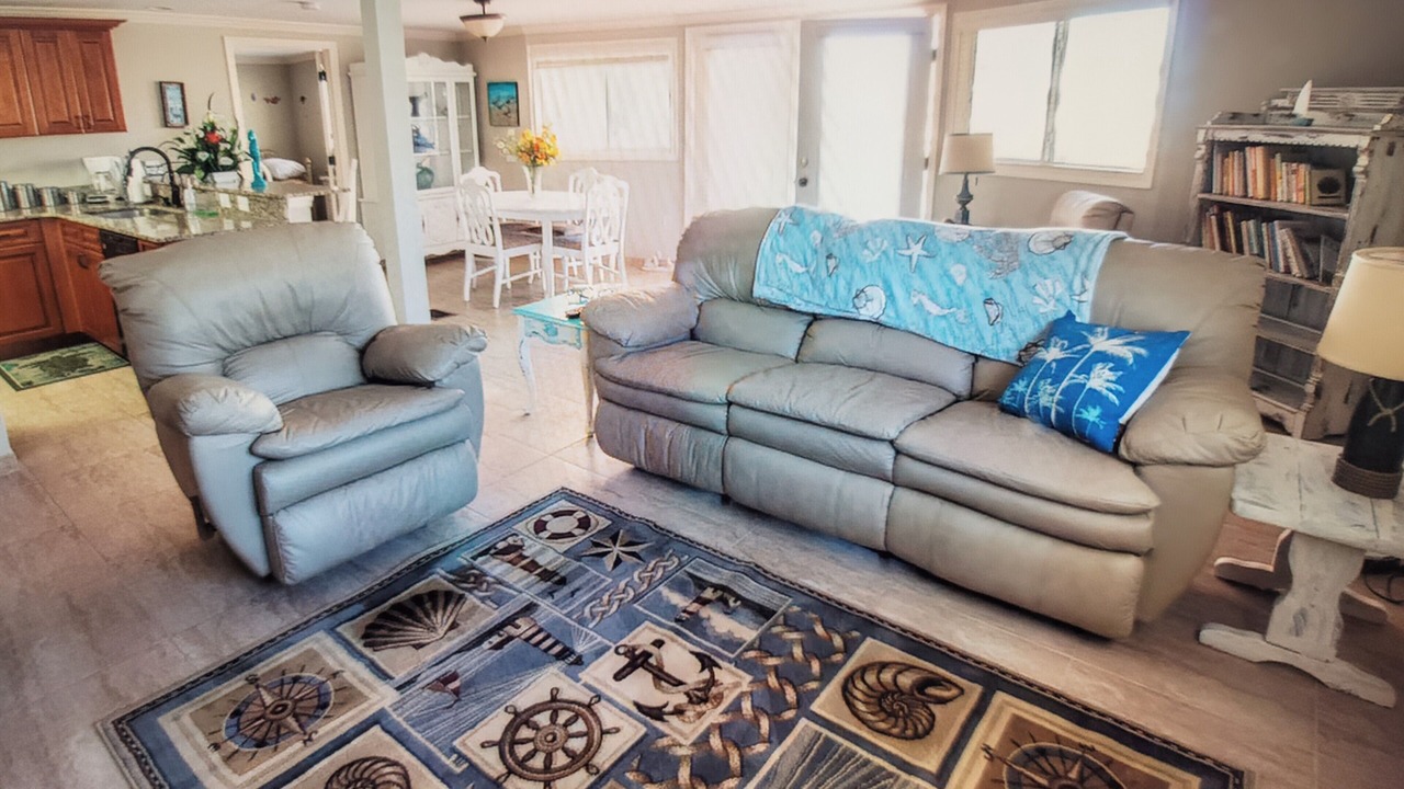 Photo of Livingroom in Signal Cove