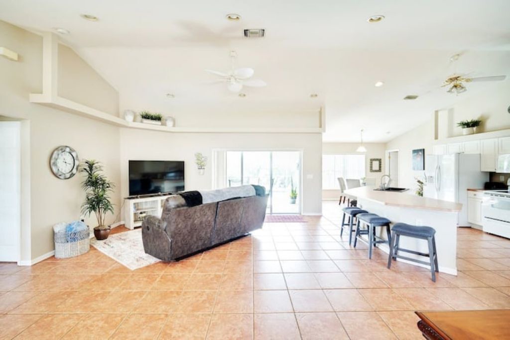 Photo of Livingroom in Mariner