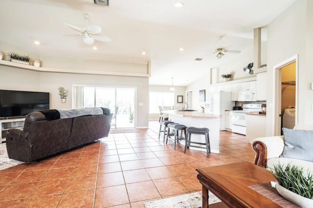 Photo of Livingroom in Mariner