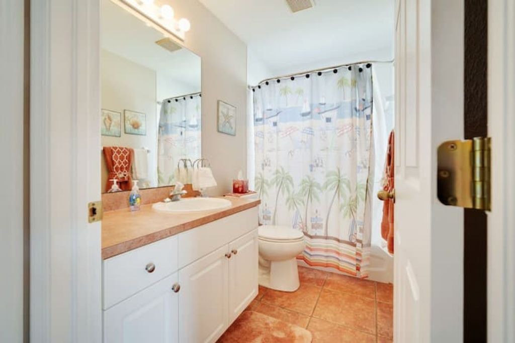 Photo of Bathroom in Mariner