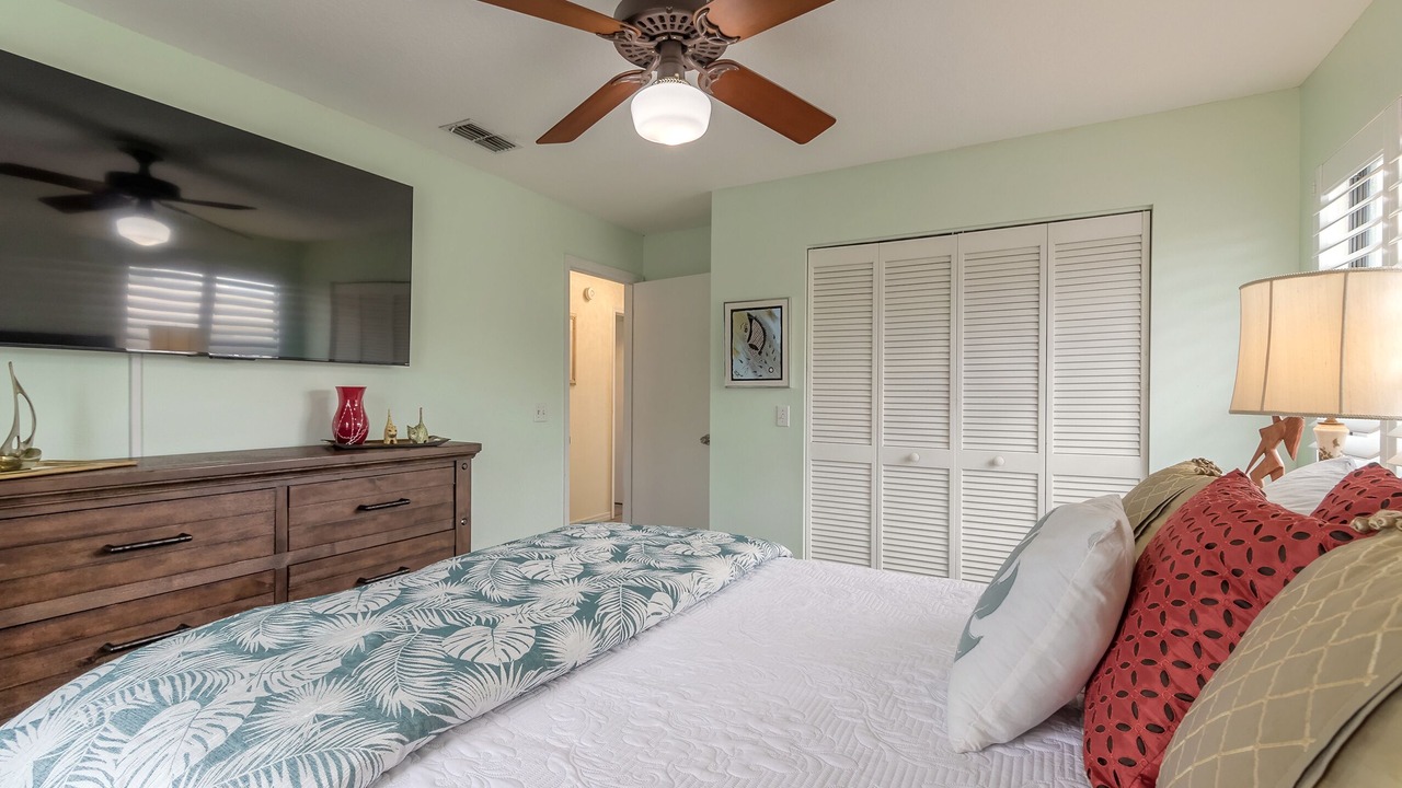 Photo of Bedroom in South Waterfront Park