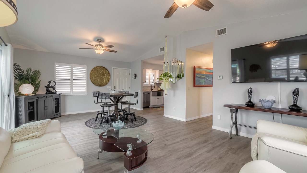 Photo of Livingroom in South Waterfront Park
