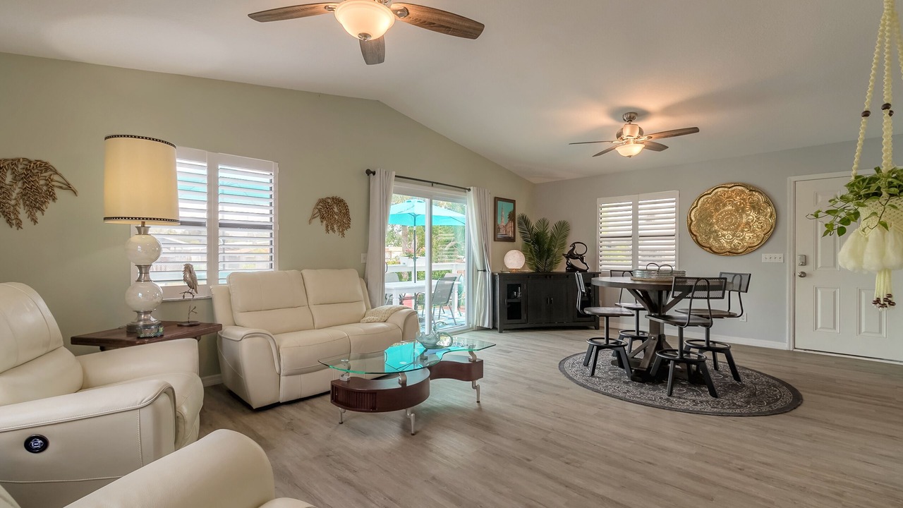 Photo of Livingroom in South Waterfront Park