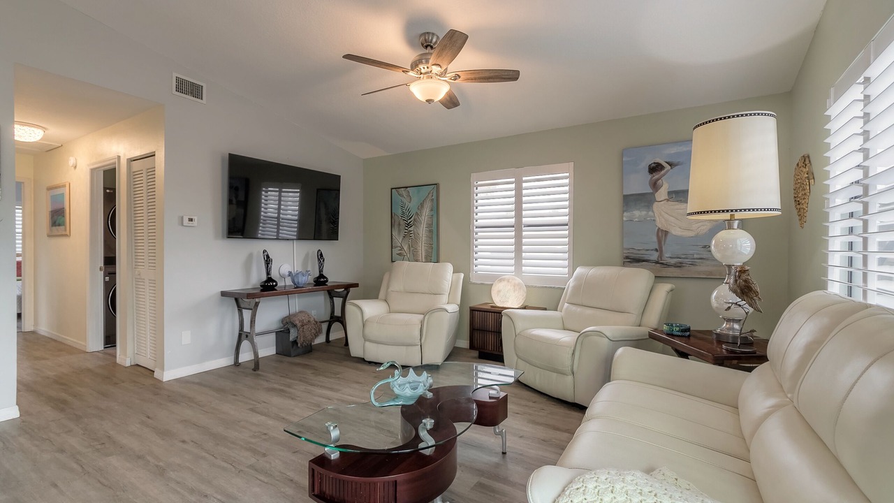 Photo of Livingroom in South Waterfront Park
