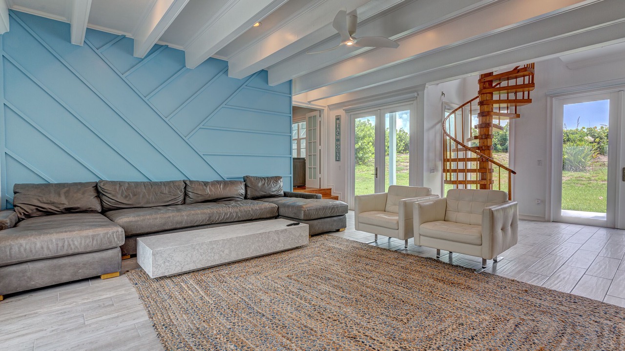 Photo of Livingroom in Ambersand Beach